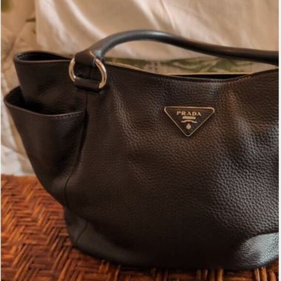 NWOT PRADA VITELLO DAINO LEATHER BAG WITH CROSSBODY STRAP - Picture 2 of 13